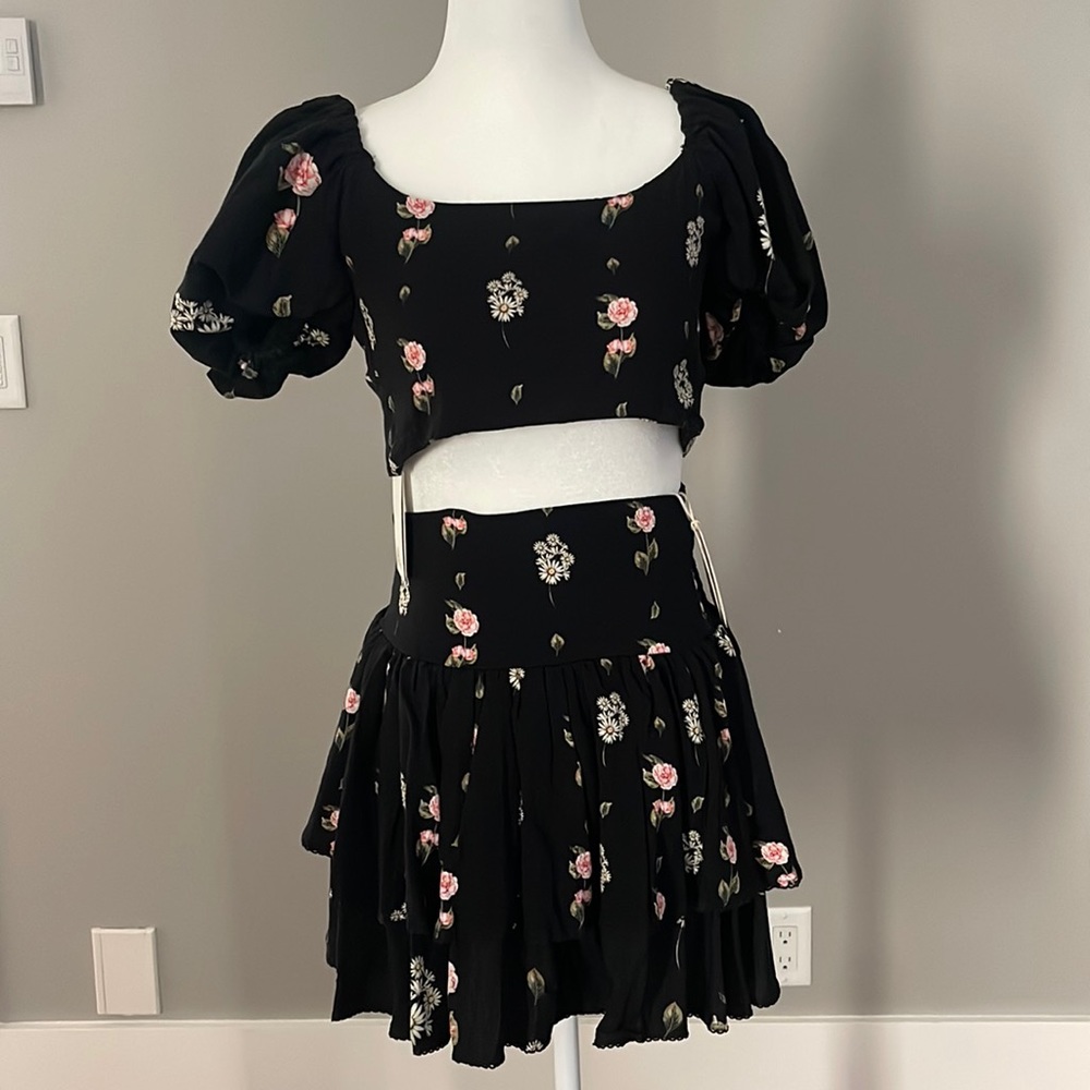 Skirt and top set